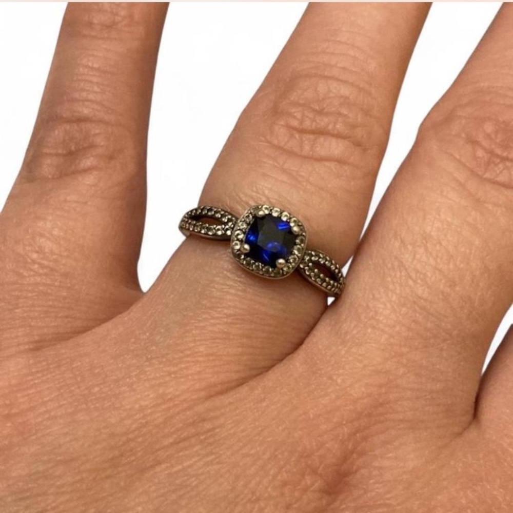 .925 Sterling Silver Sapphire Halo Ring Cushion